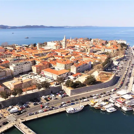 Botel Rhythm Floating - 3*