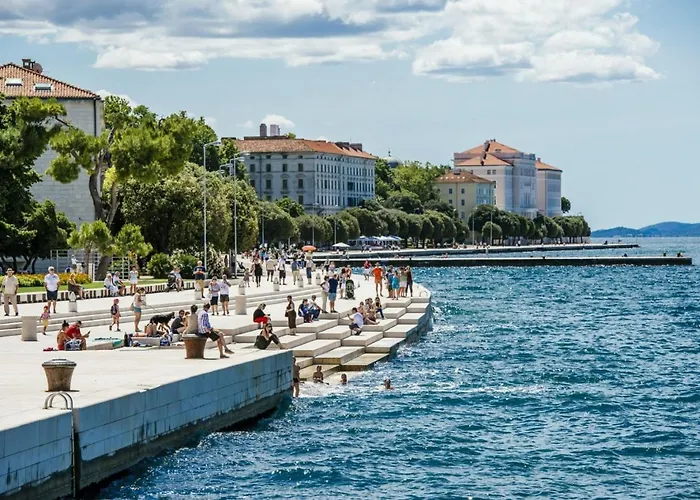 Rhythm Floating - Botel