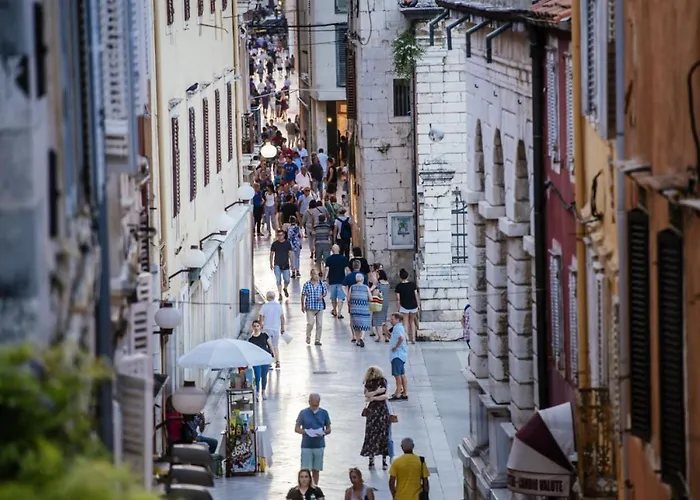 Botel Rhythm Floating - 3*