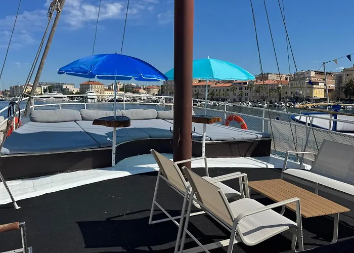 Rhythm Floating - Bateau-hôtel