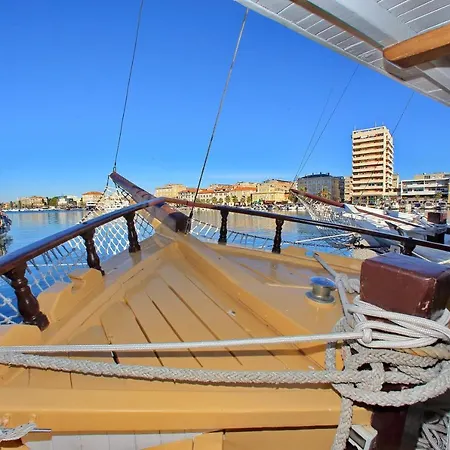 Rhythm Floating - Hotel na wodzie 3*