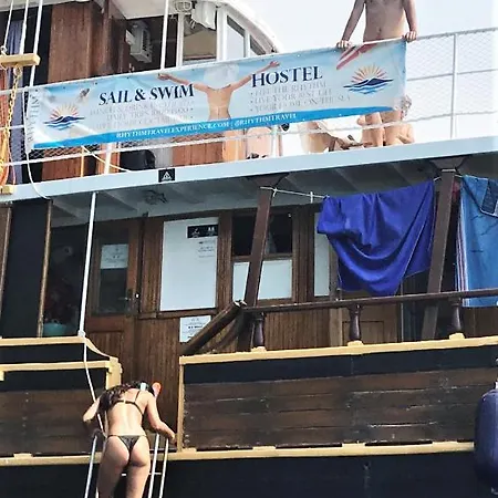 Rhythm Floating - Hotel na wodzie 3*