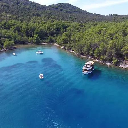 Πλωτό κατάλυμα Rhythm Floating - Ζαντάρ