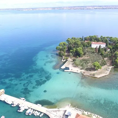 Hotel na wodzie Rhythm Floating - 3*