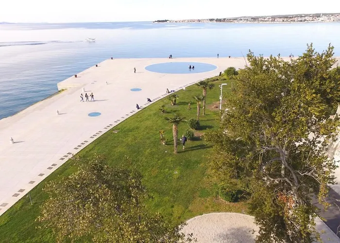 Rhythm Floating - Botel