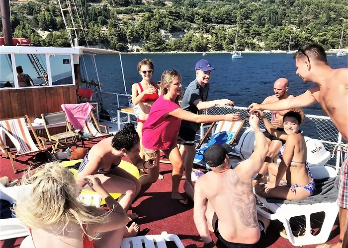 Botel Rhythm Floating -